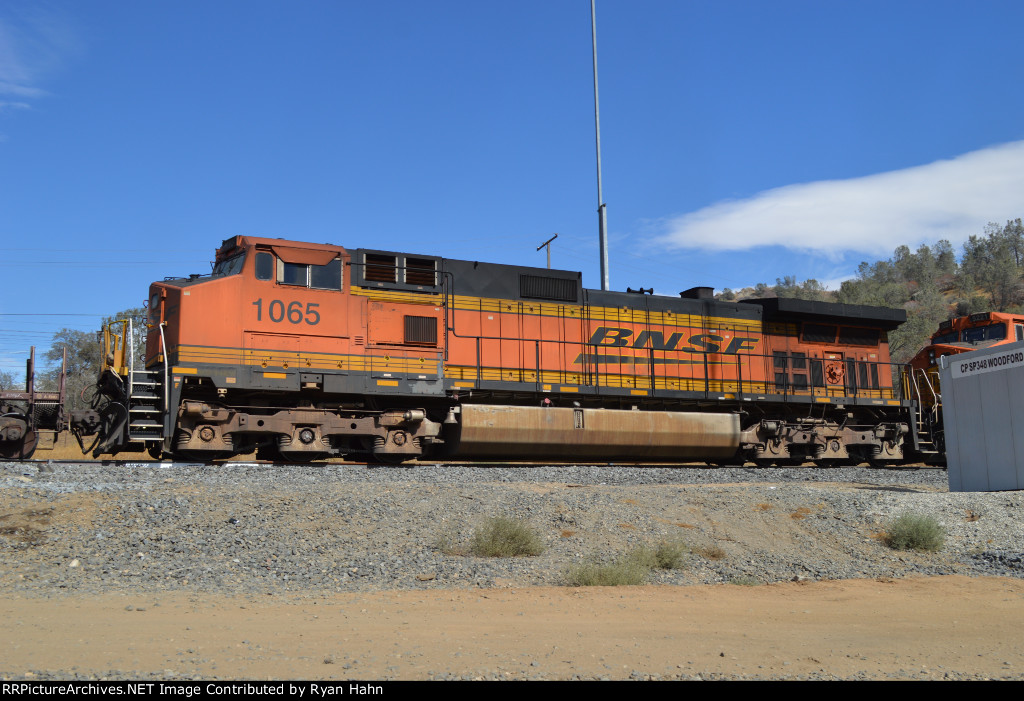 An Ex BNSF H1 Dash 9 at Woodford